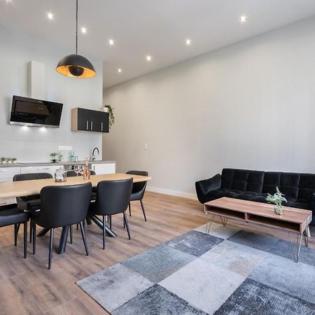 Buenos Boutique - A/C, 2 Bathrms, Amazing View Apartment Budapest Bagian luar foto