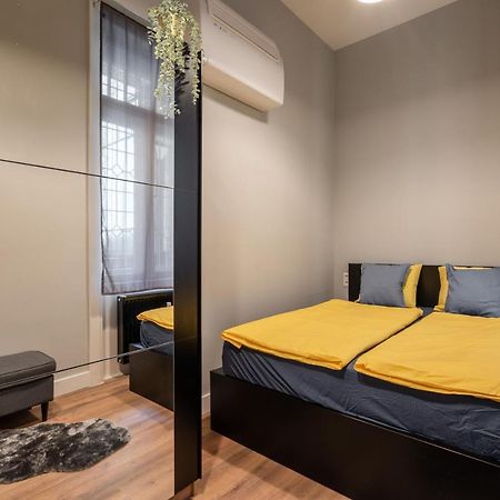 Buenos Boutique - A/C, 2 Bathrms, Amazing View Apartment Budapest Bagian luar foto