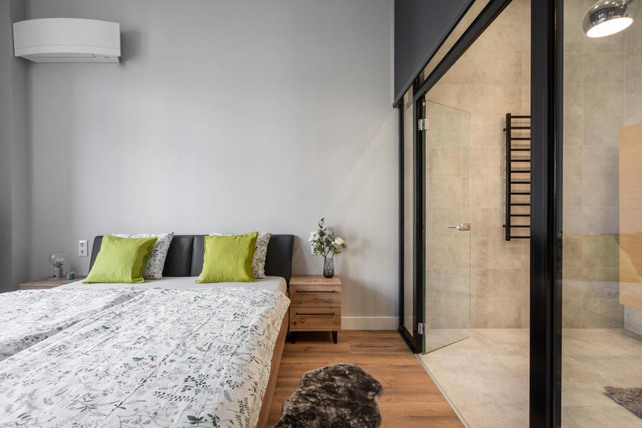 Buenos Boutique - A/C, 2 Bathrms, Amazing View Apartment Budapest Bagian luar foto