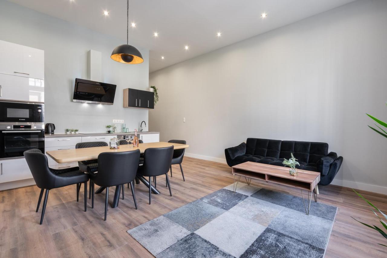 Buenos Boutique - A/C, 2 Bathrms, Amazing View Apartment Budapest Bagian luar foto
