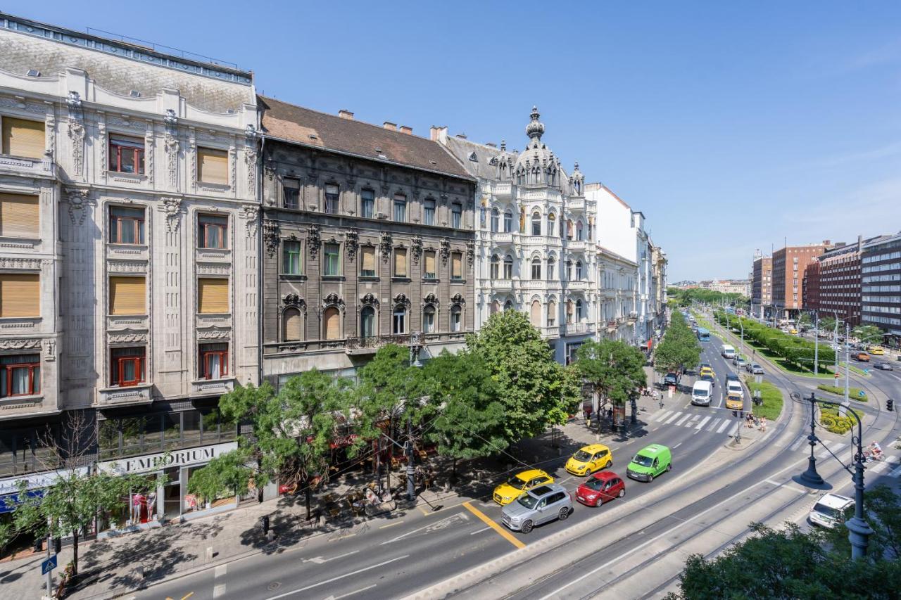 Buenos Boutique - A/C, 2 Bathrms, Amazing View Apartment Budapest Bagian luar foto
