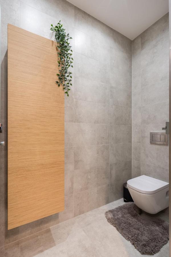 Buenos Boutique - A/C, 2 Bathrms, Amazing View Apartment Budapest Bagian luar foto