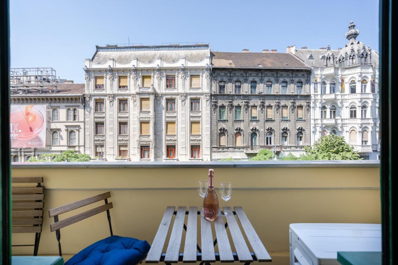 Buenos Boutique - A/C, 2 Bathrms, Amazing View Apartment Budapest Bagian luar foto