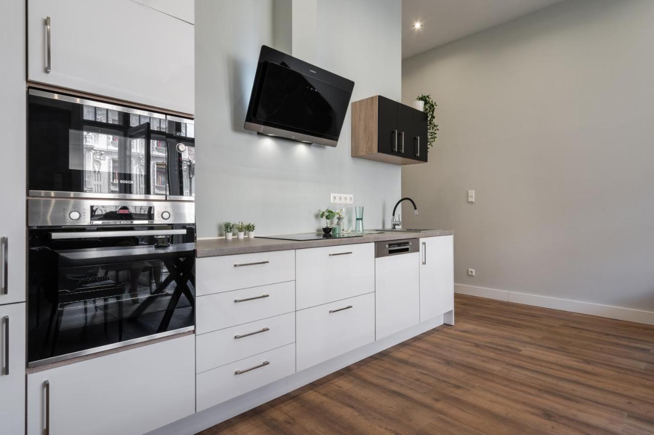 Buenos Boutique - A/C, 2 Bathrms, Amazing View Apartment Budapest Bagian luar foto