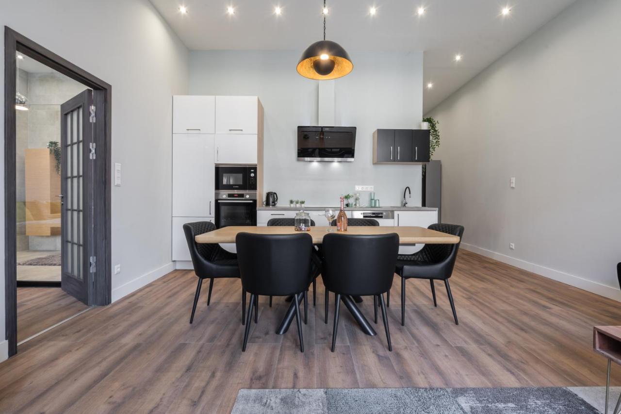 Buenos Boutique - A/C, 2 Bathrms, Amazing View Apartment Budapest Bagian luar foto